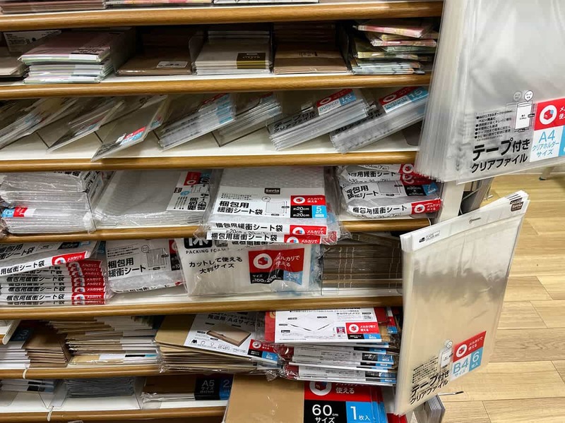 メルカリで売れた服の梱包には100均やコンビニの梱包材が便利！梱包方法まとめ