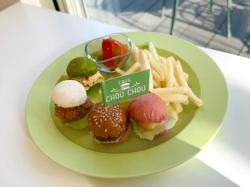 高尾の自然の中に本格ハンバーガーショップ発見！『Cafe chouchou』