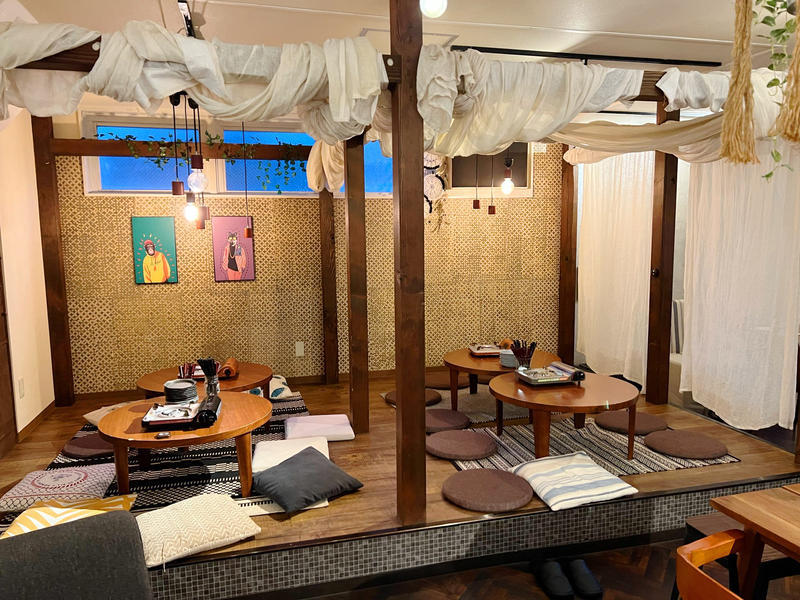 大きなかわいいパフェがいただける！全てがかわいいお店『CAFE NOOON』