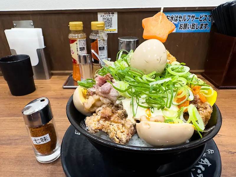 すた丼の聖なる一杯「極み肉玉ツリーすた丼」実食　一口ごとの多幸感がヤバッ！