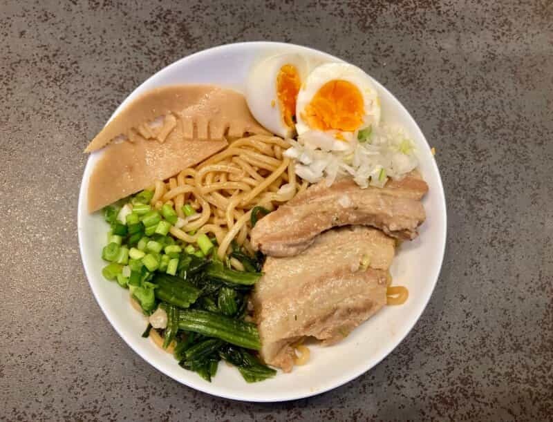 ラーメンの自販機がっ?!『口樂』に自販機が設置されたので買ってみた