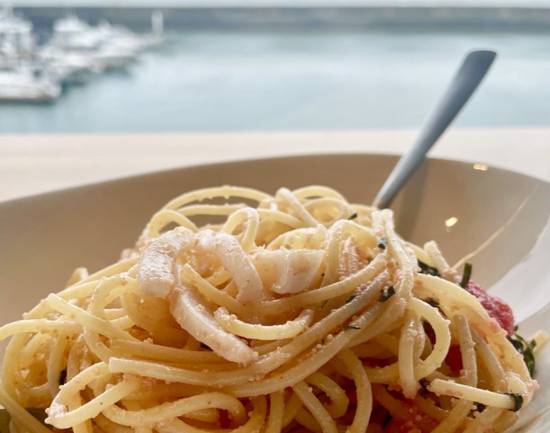 道の駅宇土マリーナにある「GENTOS」で海を眺めながらの贅沢な雰囲気で味わうパスタと音楽