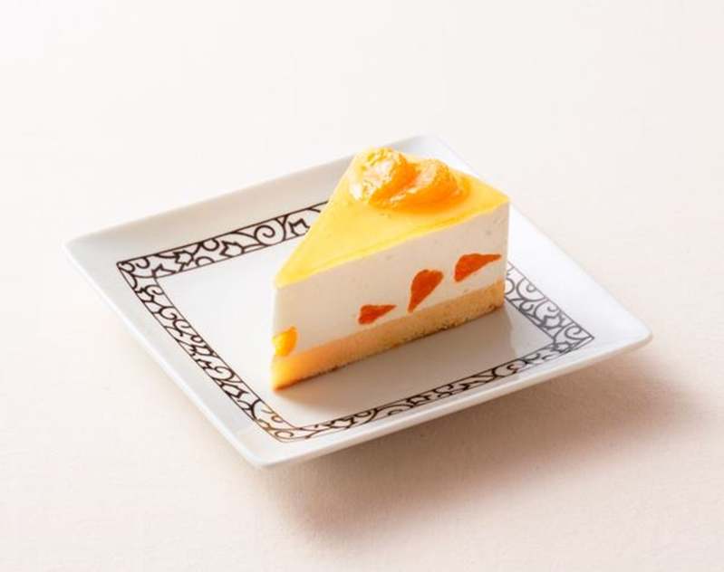 2月16日より、春フェスタスイーツ販売スタート！甘酸っぱいいちごをたっぷりと盛り付けた贅沢スイーツをお楽しみください。