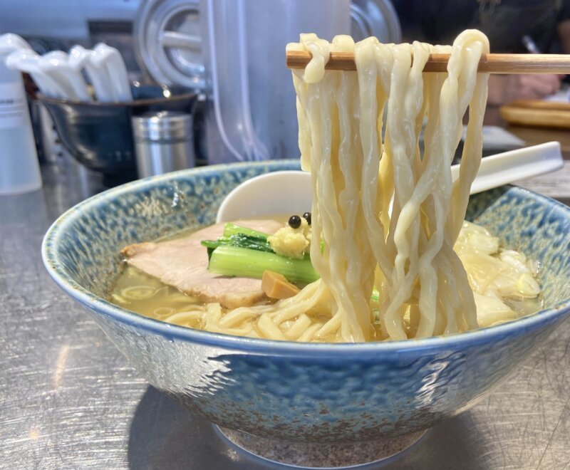 京八近くのビルにラーメン屋が集結!?『歩き出せ、クローバー』他