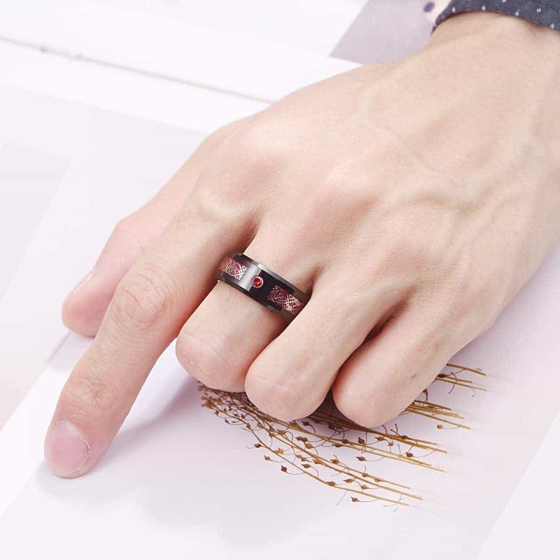 付ける指で意味が違う?メンズリングの付け方ガイド!