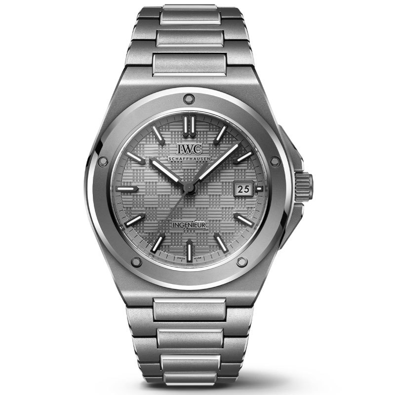 【IWC新作速報】“インヂュニア・オートマティック40”、ジェラルド・ジェンタが手掛けた“インヂュニアSL”を彷彿とさせる最新モデル