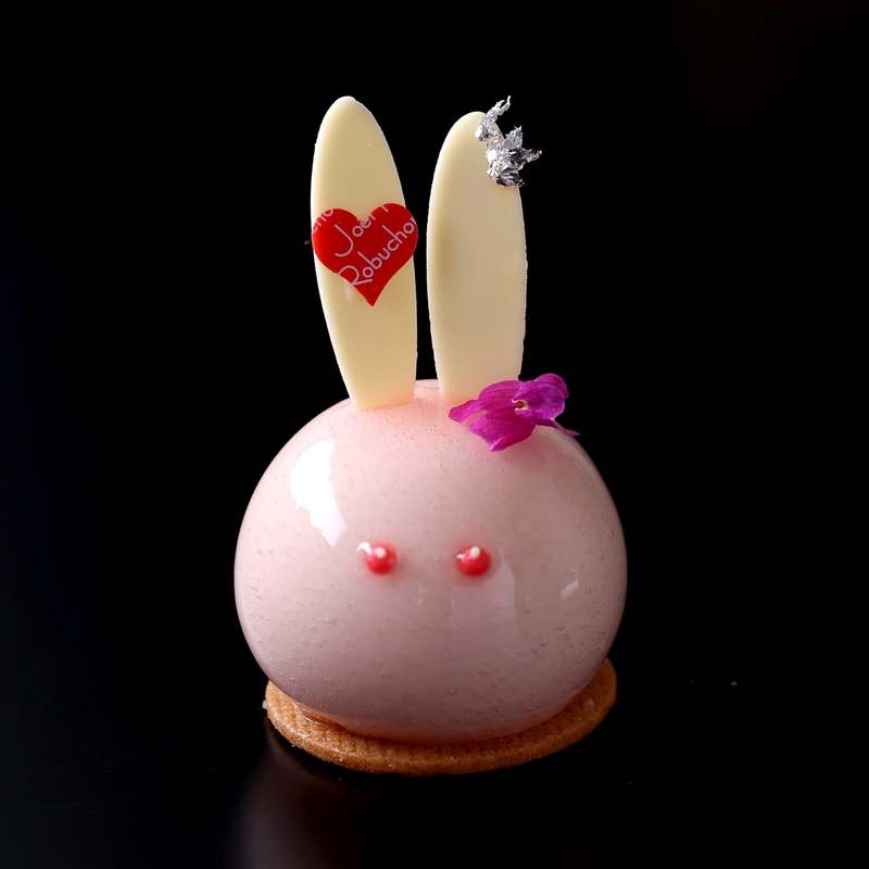 ジョエル・ロブションの春香る限定スイーツ　桜や苺を使用したスイーツやイースターにちなんだ新商品も登場