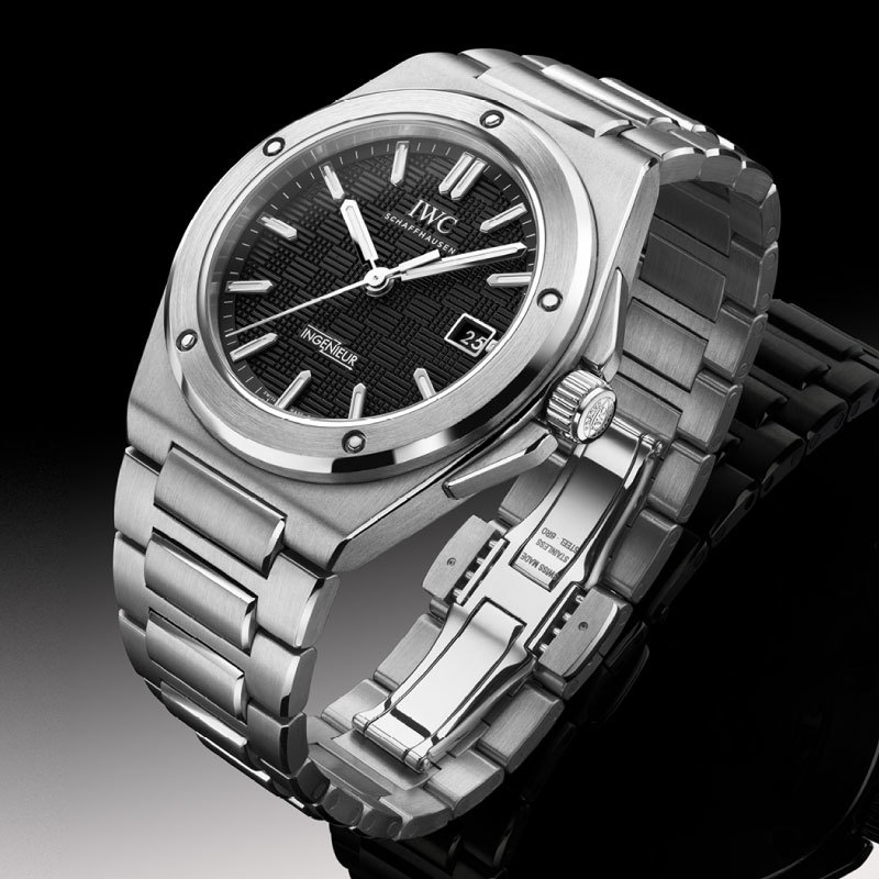 【IWC新作速報】“インヂュニア・オートマティック40”、ジェラルド・ジェンタが手掛けた“インヂュニアSL”を彷彿とさせる最新モデル