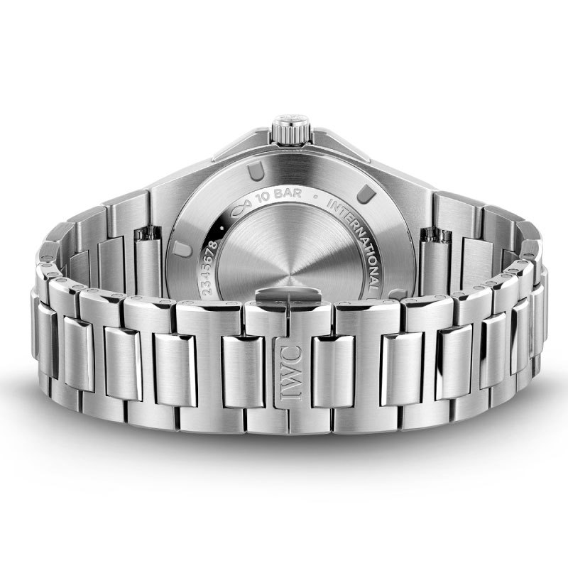 【IWC新作速報】“インヂュニア・オートマティック40”、ジェラルド・ジェンタが手掛けた“インヂュニアSL”を彷彿とさせる最新モデル