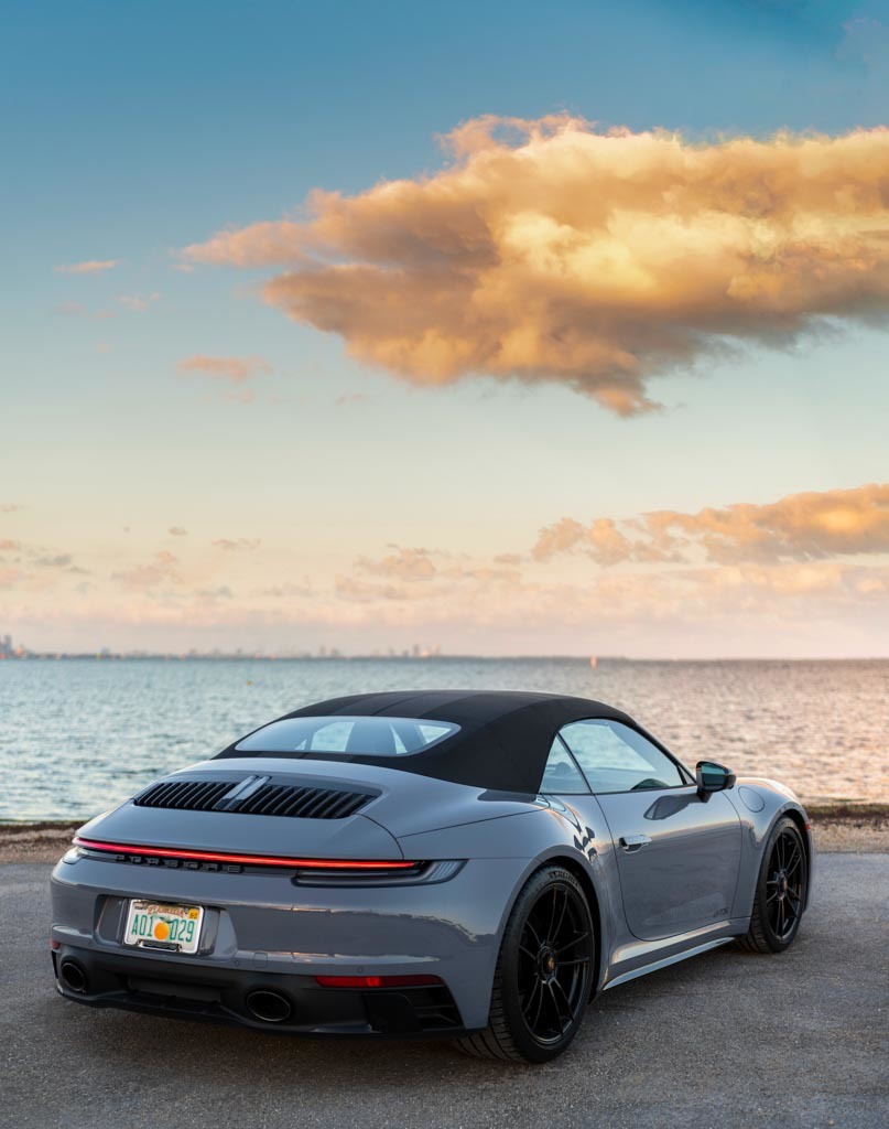 コンバーチブルのポルシェで行く、「時を超える旅」。「ポルシェ・911 カレラ4GTS カブリオレ」でフロリダを疾走。