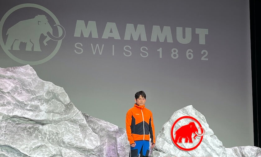 「マムート」2023年春夏コレクション発表会にアンバサダーの岡田准一が登壇