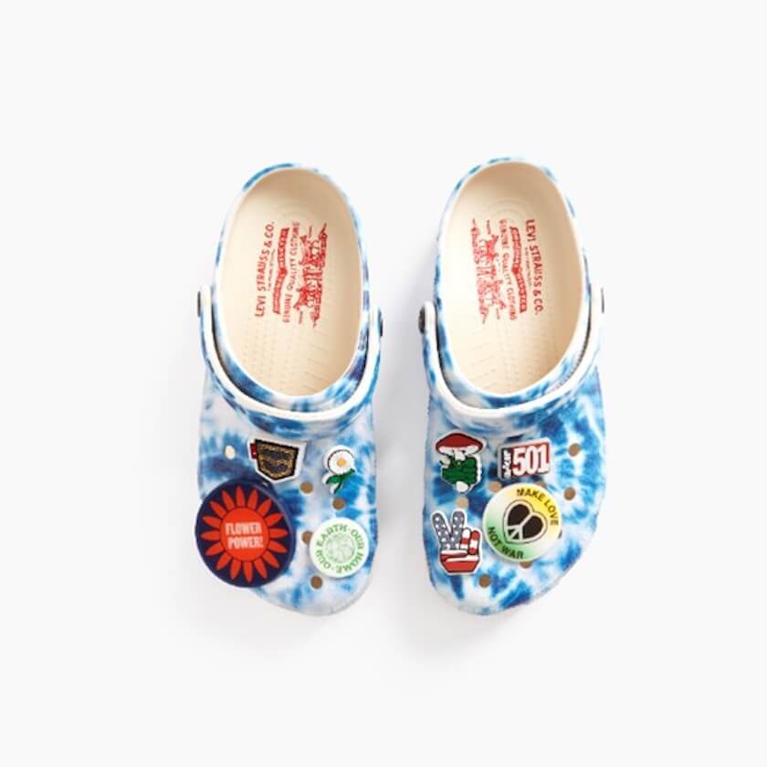 「リーバイス」と「クロックス」がコラボコレクションを発売