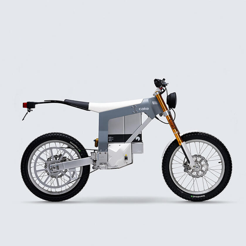 ゴールドウインが雪山も疾走できるスウェーデンの電動バイクを発売