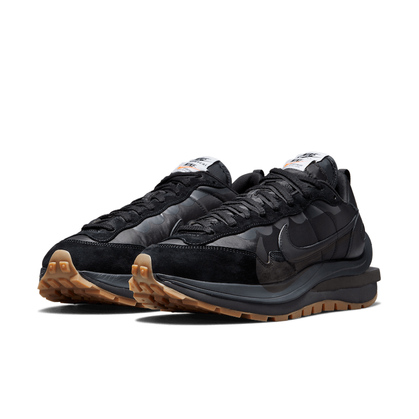 「ナイキ」が「サカイ」とコラボレーションした「NIKE x sacai ヴェイパーワッフル」を発売