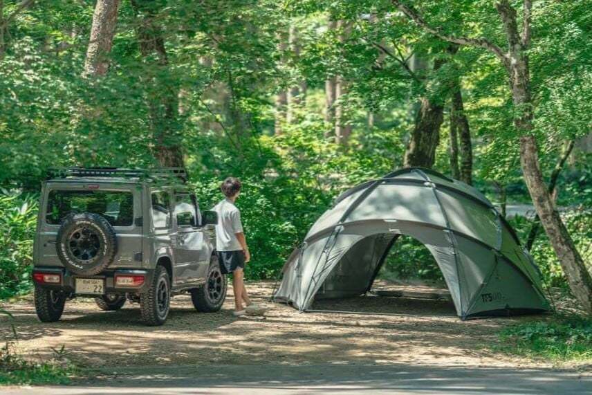 ジムニ―にした決め手は”走破性”!カメラが趣味のキャンプ男子は、カー用品にもこだわりあり☆