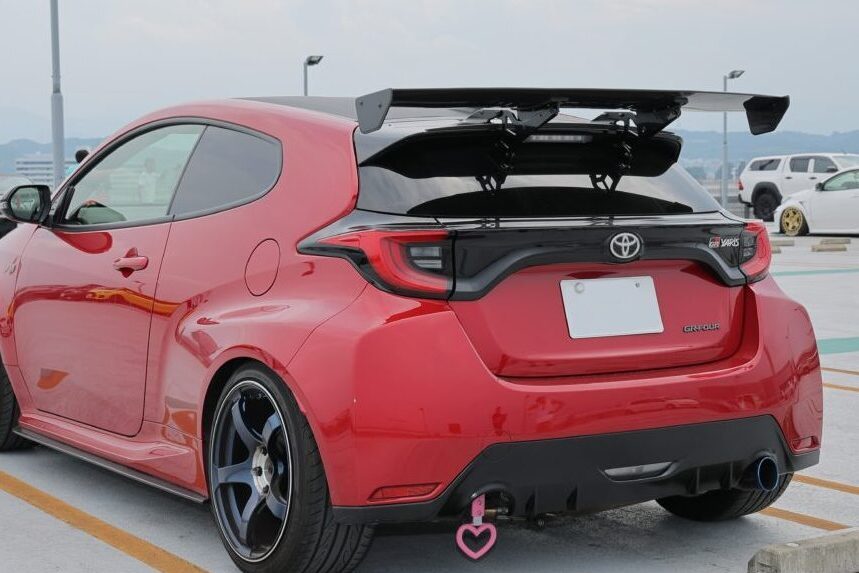 イカツいGTウイングが目を引く!トヨタ GRヤリス【みんなのクルマ】