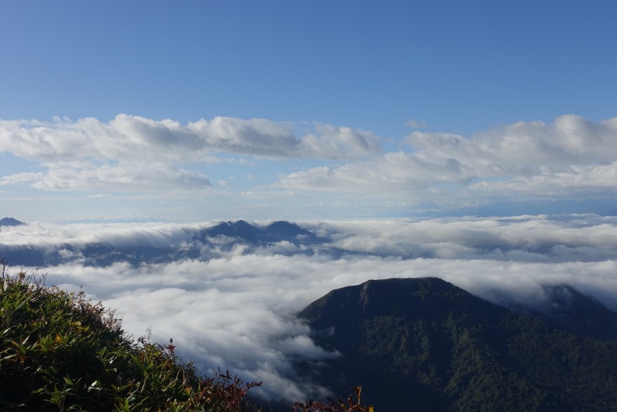 【Vol.67 雨飾山】秋の紅葉が広がる雨飾山に登ってきた！／バン旅百名山