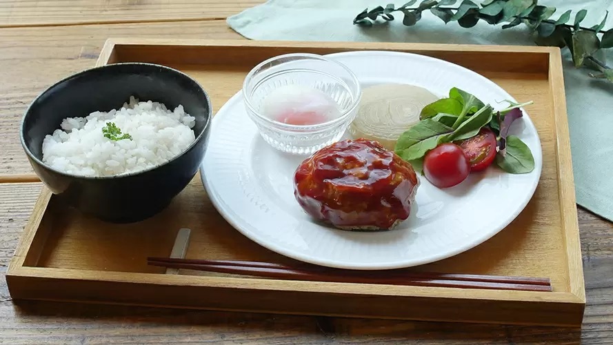 ミニマルなデザインで調理もできる炊飯器「マルチライスポット」