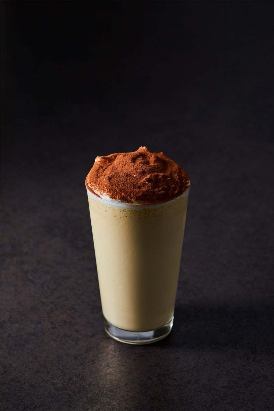 “今”を編集するコーヒーショップ「Roasted COFFEE LABORATORY」より、エスプレッソチョコソースが決め手の「ティラミスビスケットホットケーキ」を2月13日(月)新発売