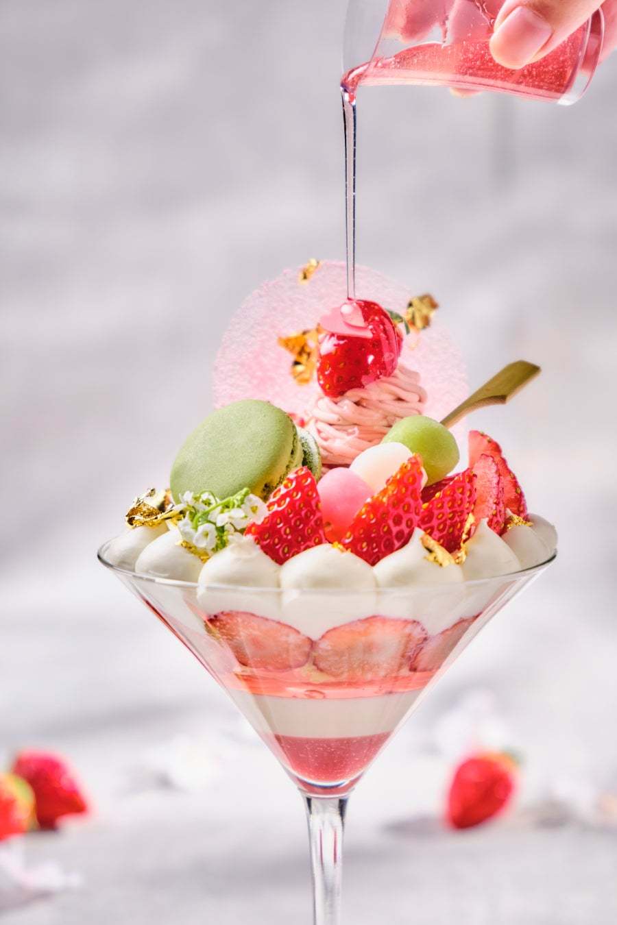 『桜といちごのモンブランパフェ with ハーゲンダッツ』グラスの中で春の訪れを感じる！桜がふんわり香る“和パフェ”を販売