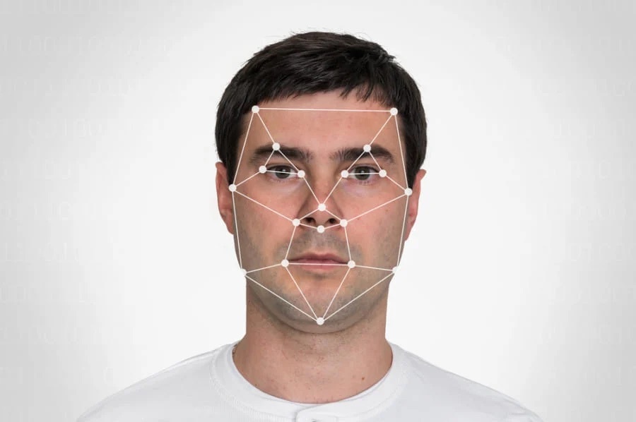 顔と目の動きから79%の精度でうつ病が検出できる技術が登場