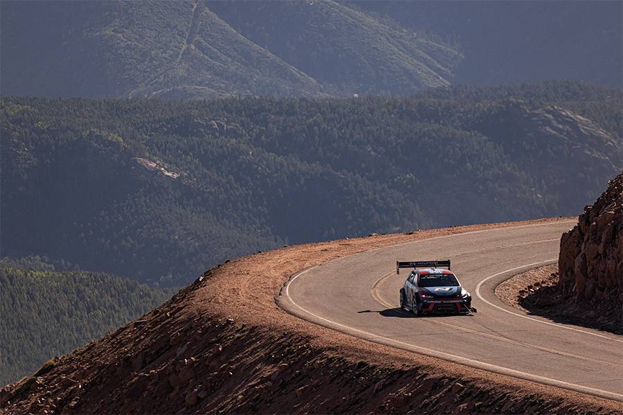 ヒョンデ・エラントラがニュル24時間でクラス優勝。IONIQ5Nはパイクスピークでタイムチャレンジ