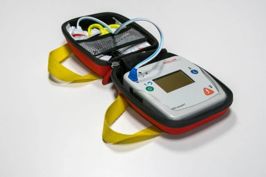 救急車より速く現場に向かい心停止患者の命を救う「AED搭載ドローン」