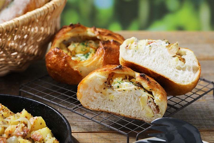 【2/15新発売！お惣菜系人気No.1のチーズフランスに、食欲そそるジャーマンポテト入りフレーバーが新登場】「ハートブレッドアンティーク」より、春の行楽のお供におすすめなパンが期間限定で発売