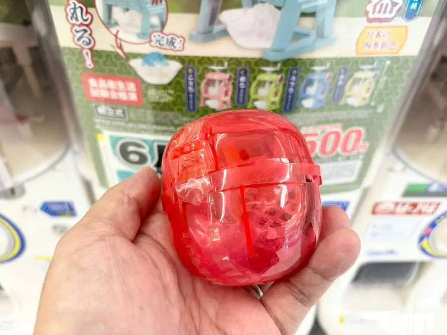 かき氷が本当に作れる？カプセルトイのミニチュアかき氷器の性能を検証してみた