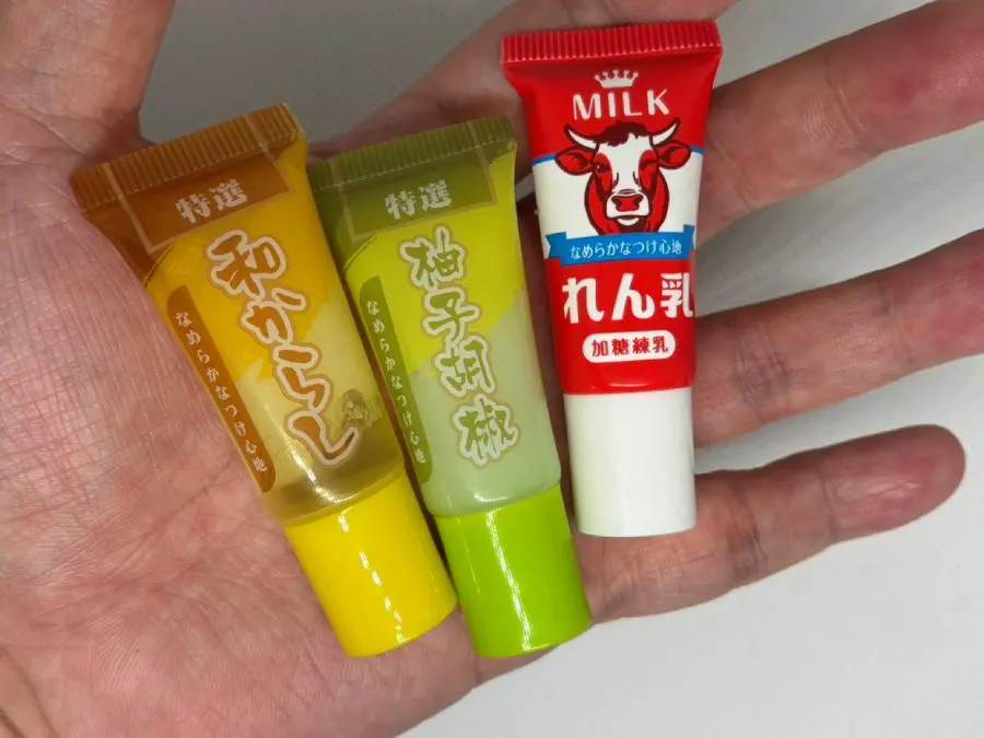 二度見されること間違いなし　カプセルトイ「薬味風リップチューブ」使ってみた