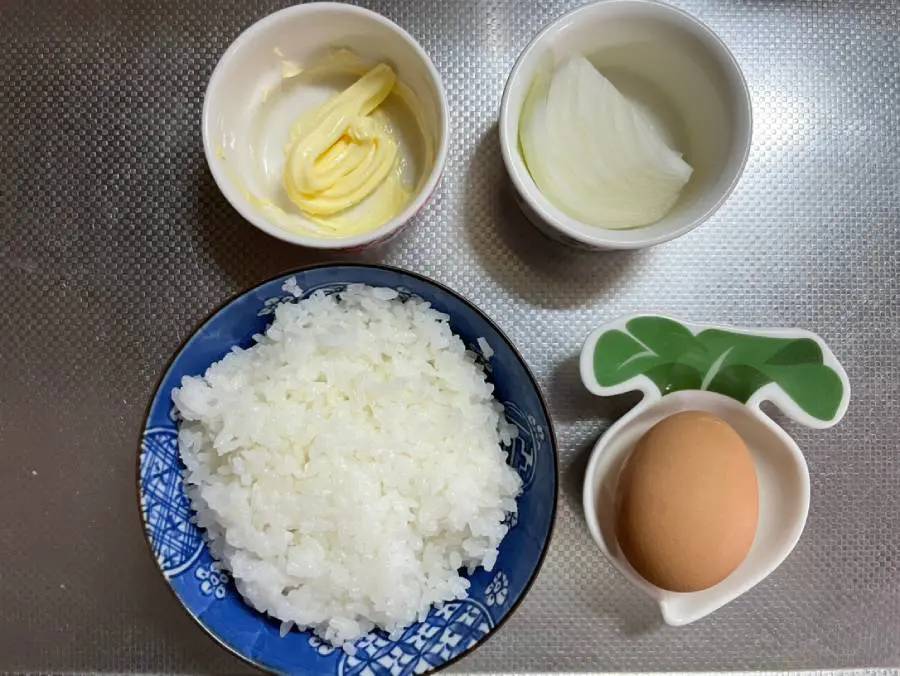 とある有名店の「朝しか出さない卵かけご飯」を料理研究家・リュウジさんが虚無レシピで再現