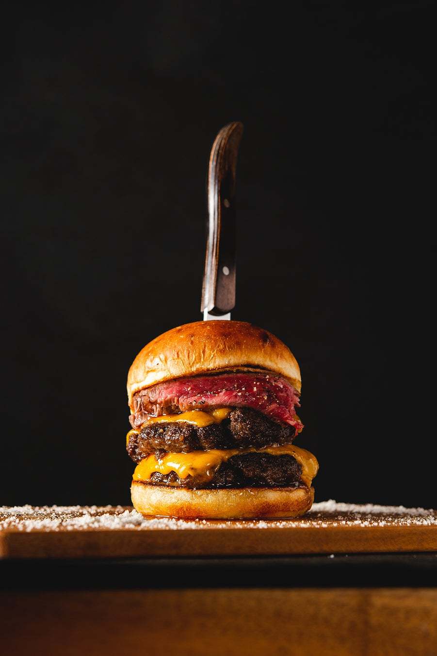 【京都タワーサンド限定】「100%和牛タワーバーガー」新登場!2023年4月22日(土)「STEAK&BURGER NICK STOCK(ニックストック)」リニューアルオープン!
