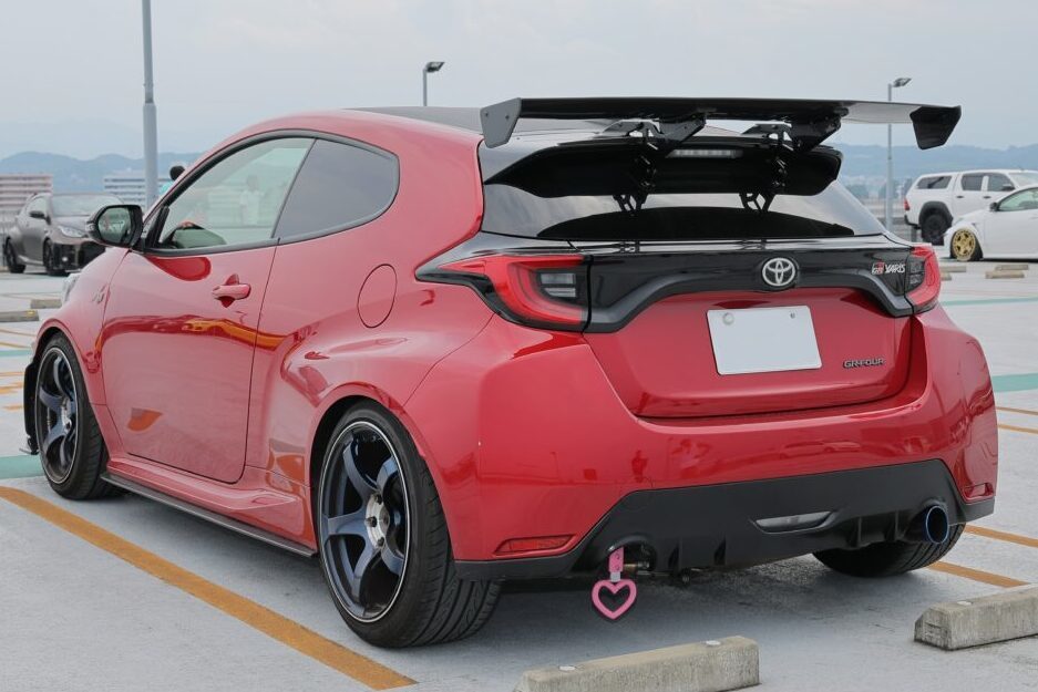 イカツいGTウイングが目を引く!トヨタ GRヤリス【みんなのクルマ】
