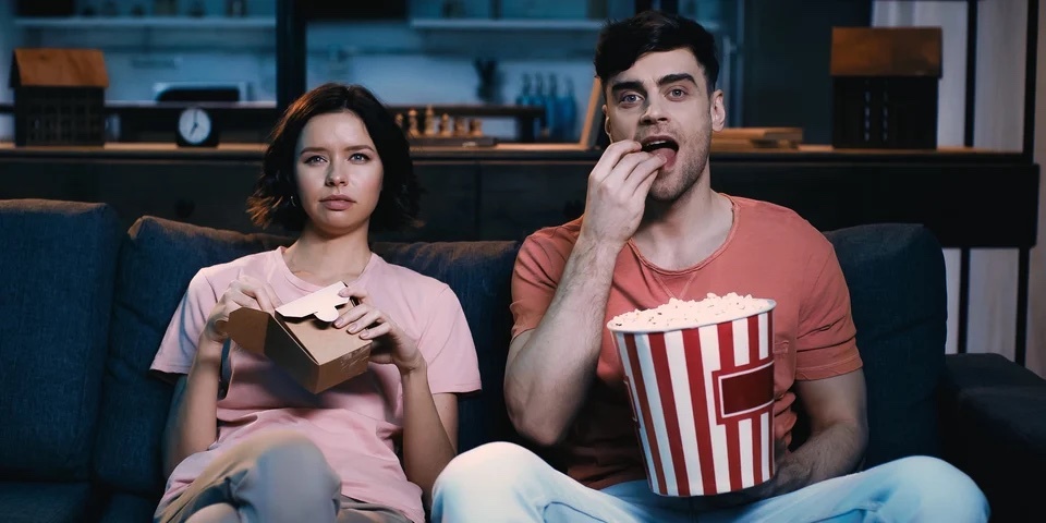 ポップコーンを食べながらの映画は「楽しみが減少する」と明らかに