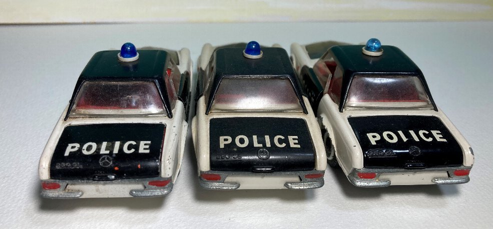警察官の人形が2体同乗している貴重な仕様!「メルセデス・ベンツ250SL HTポリス」【丸餅博士のヴィンテージ・ミニカー・ワールド】