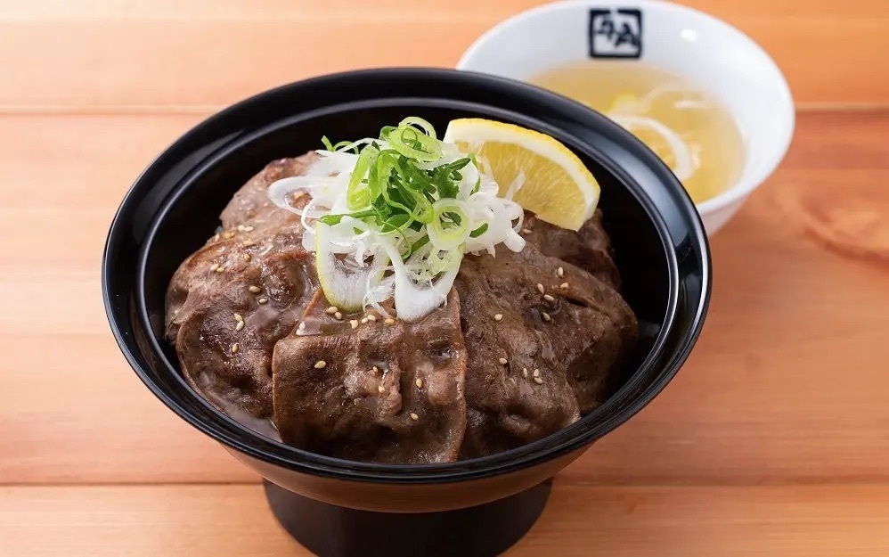 新潟初進出！「牛角焼肉食堂」1,000円ほどで熱々の焼肉定食や丼が気軽に楽しめる牛角のフードコート専門店