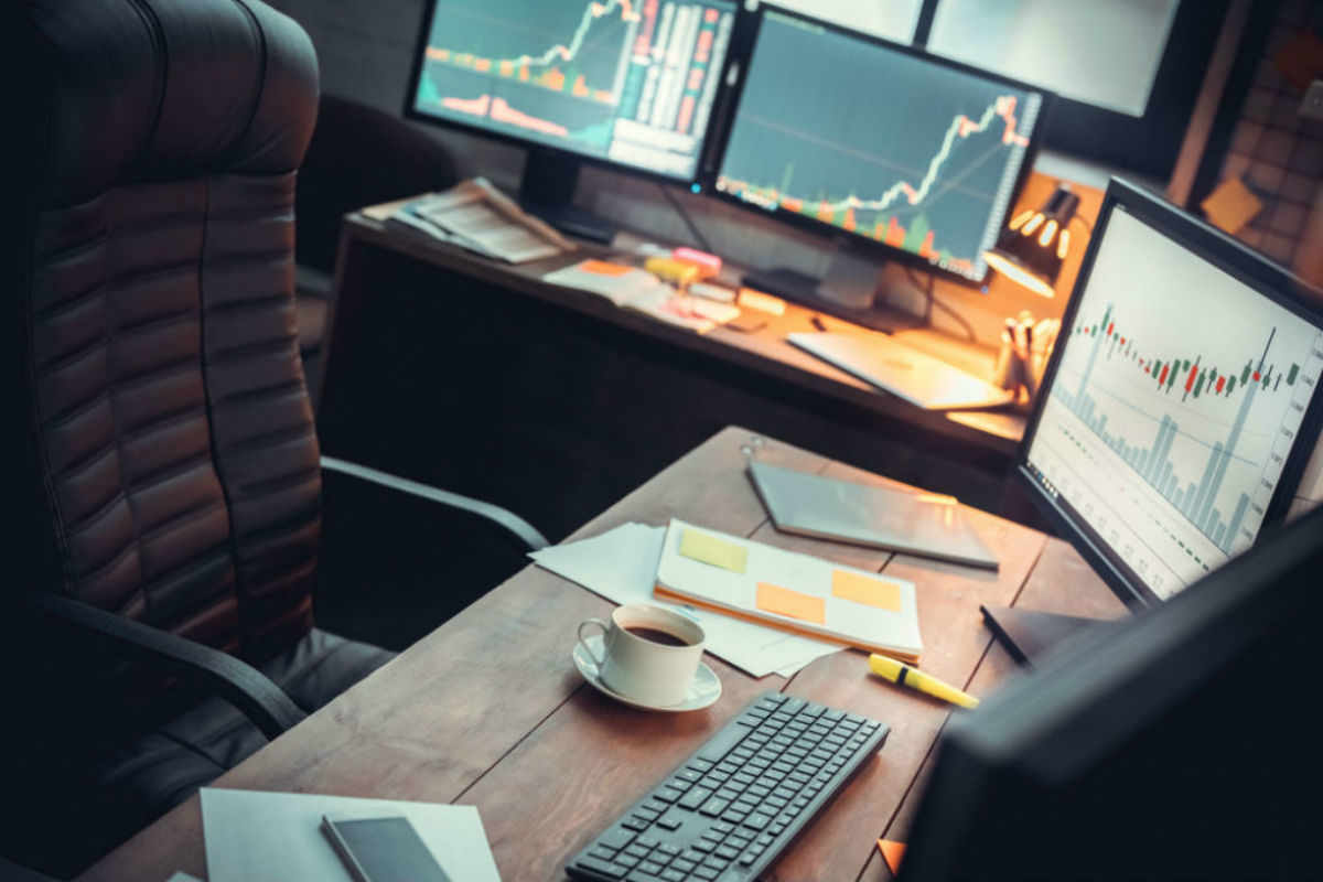 つみたてNISA、金融機関はどこにすればいい？ 4つのポイントから証券会社を選ぶ